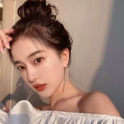 头像小众女