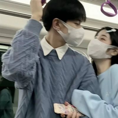 情侣头像男女各一张