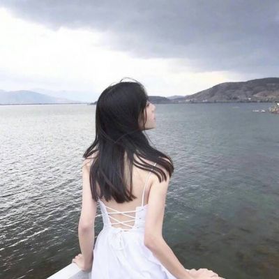 2023年微信头像女背影