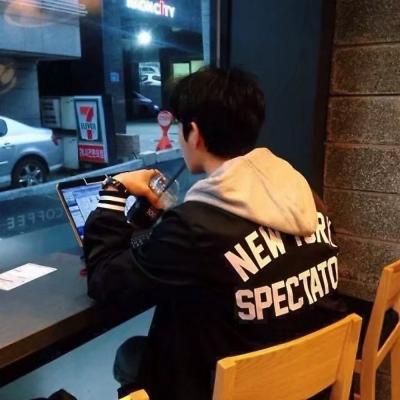 qq头像高冷男