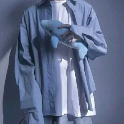 欧美气质高冷头像男