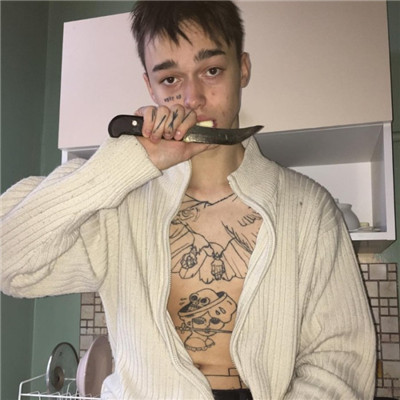网抑云头像伤感