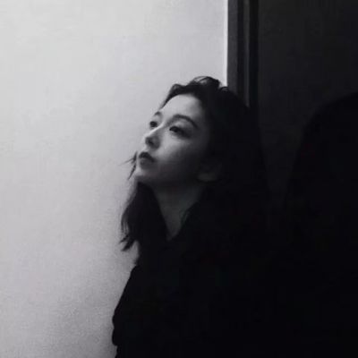 qq头像沙雕的女生