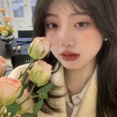 手机挡脸头像女仙气紫色