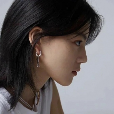真人女头像ins风背面