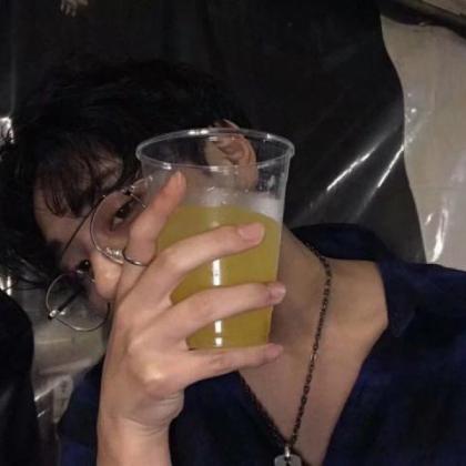 男朋友突然换微信头像