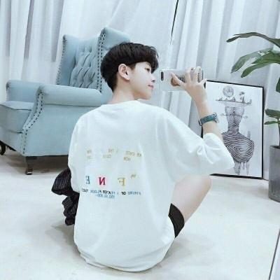 真人头像图片男背影