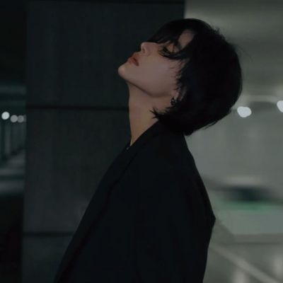 超好看的头像男伤感