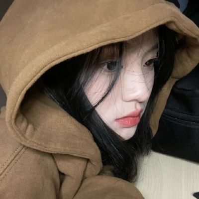 头像2023最新款图片女生 高冷
