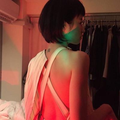 微信头像女生红色
