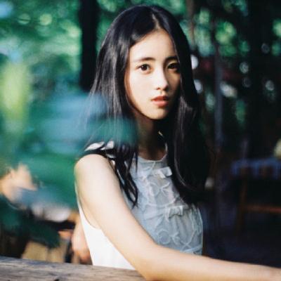 超好看的头像女简单