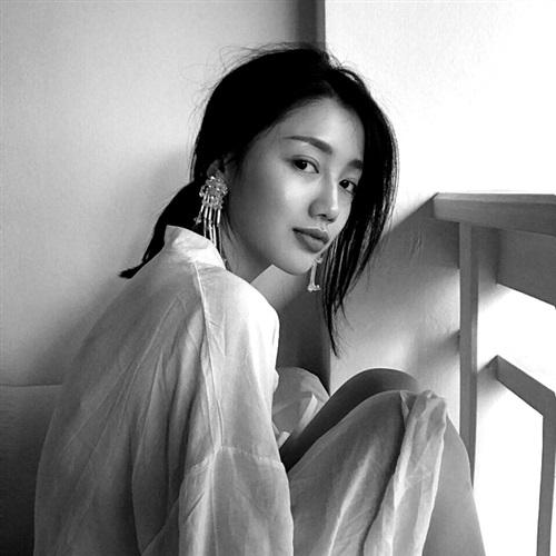 真人版女生头像霸气高冷
