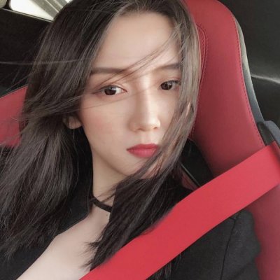2023年新年头像女生红色