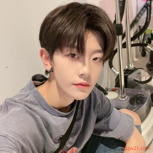 孤傲高冷男头像高清图真人
