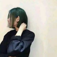 短发头像女背景