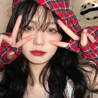 女生头像简单干净大方