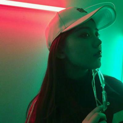2023微信最火头像图片女背面