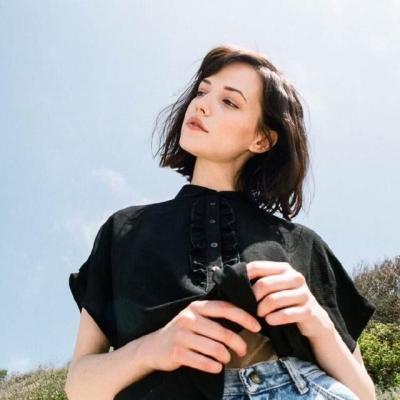 头像女简单干净大方