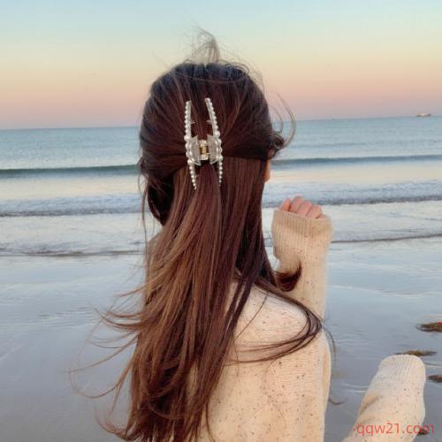 女生头像ins高级质感高冷背影