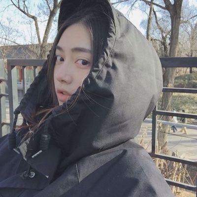 简单干净的头像女