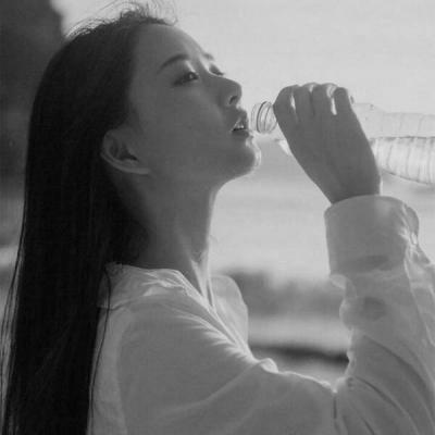 头像女生霸气冷酷伤感