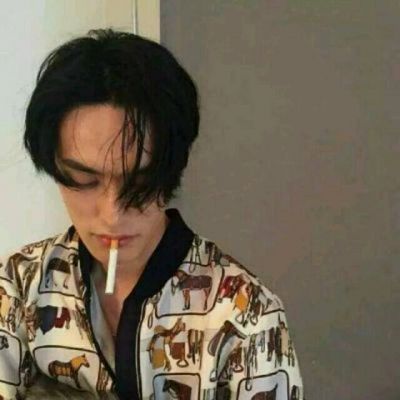 欧美头像ins冷淡风男