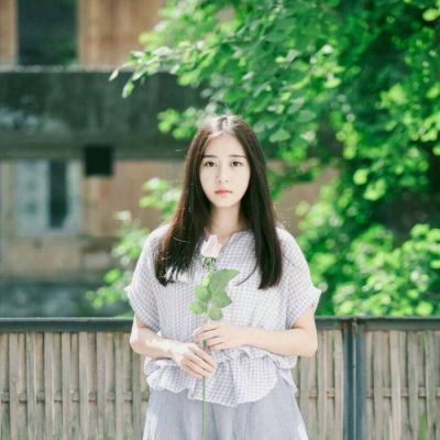 白底头像小图案高清女生