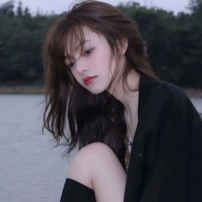 好看的女生头像冷酷