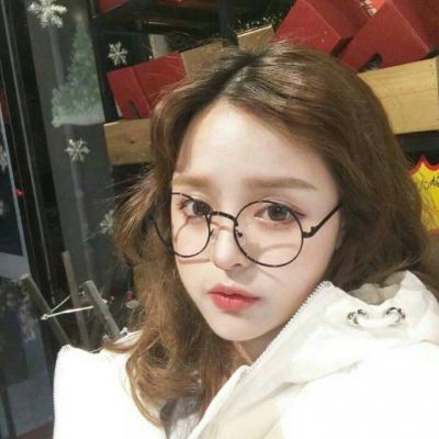 女生换头像频繁