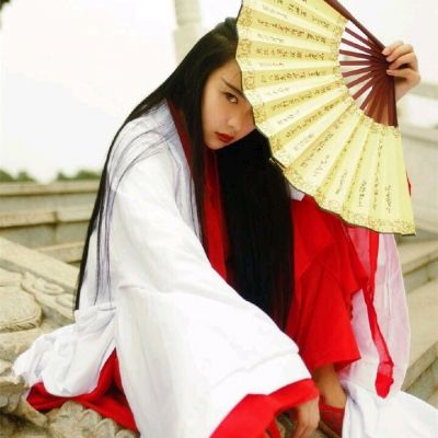 头像女生简单气质