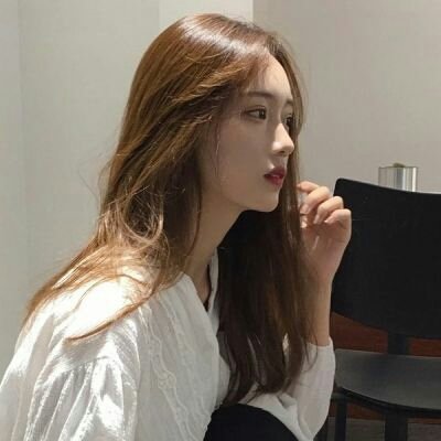 女头气质高级感头像侧脸