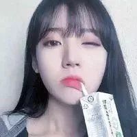 清新脱俗的女孩头像阳光朦胧