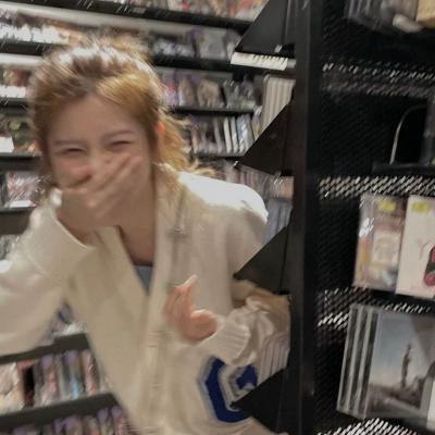 手机挡脸头像女仙气全身