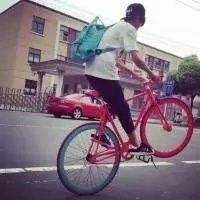 和孤独的鬼是情侣网名
