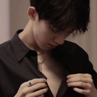 休闲帅气男生头像