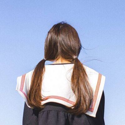 头像女生背影