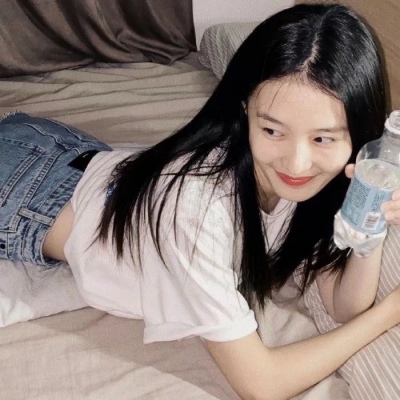 个性女头像高级干净