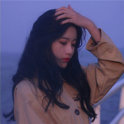 2023最火的头像女伤感