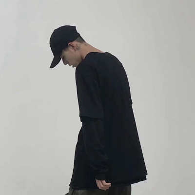 男生高冷头像暗系真人
