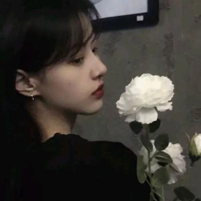 头像女生真人图片高冷霸气