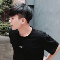 笑得很治愈的男生头像